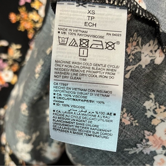 🟣Old Navy Black Floral Button Down Spaghetti Strap Tank – XS - Picture 4 of 4